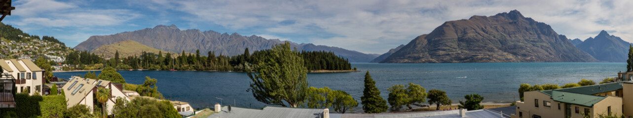 Fototapeta premium Panoramic view of Queenstown harbour and the Remarkables mountain range, New Zealand