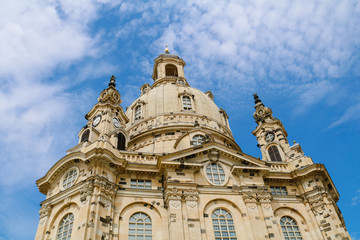 Fototapeta na wymiar Dresdener Frauenkirche in Sachsen in Deutschland