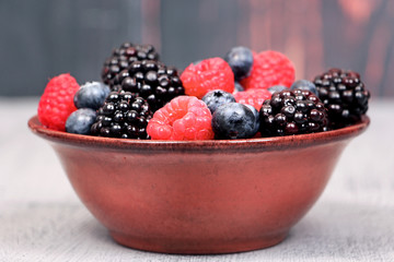 микс из ягод, малина, голубика ежевика, витамины