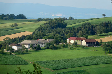 Fototapeta na wymiar Bauerndorf in Österreich
