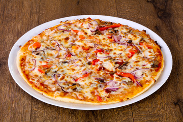 Pizza with beef and onion