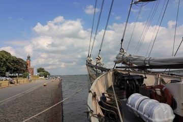Segelschiff am Kai