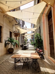 Fototapeta na wymiar Rue la Havane