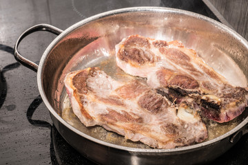 Rindfleisch in einer Pfanne