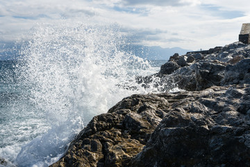 Wildes Meer an Kretas Küsten 