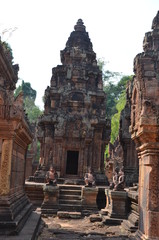 Banteay Srei angkor cambodia ancient sculpture relief