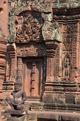 Banteay Srei angkor cambodia ancient sculpture relief