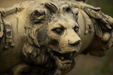 ライオンの彫刻