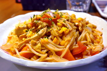 Pasta with Fresh Tomatoes and Chicken