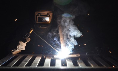 manual electric arc welding