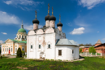 Fototapeta na wymiar View of the St. Nicholas Cathedral. Zaraysk, Moscow region. Zaraysk Kremlin