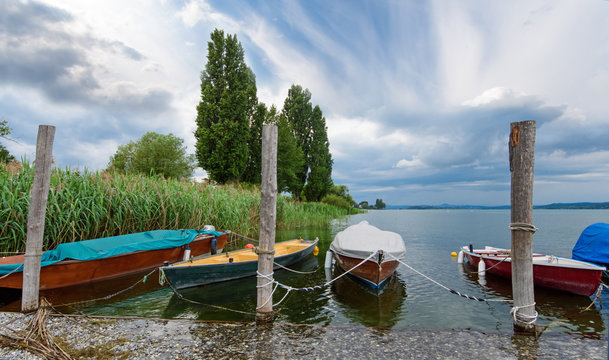 Auszeit, Entspannung,  Glück, Freude, Meditation, Naturschutzgebiet und bunte Boote: Ruhe am See :)