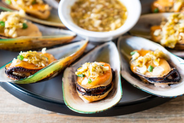 mussels with spicy seafood sauce