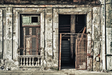 Fototapeta na wymiar detail of facade architecture in havana