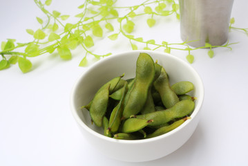 茹でた新鮮な枝豆