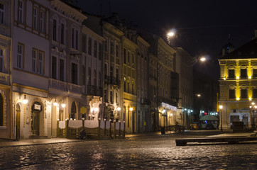 Fototapeta na wymiar Rynok Square in Lviv (Lvov) at night