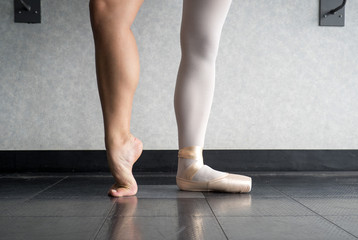 Behind the Ballet dancer's pointe shoes  © Katherine BYC