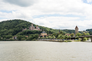 Burg Wertheim von der Tauber Mündung gesehen