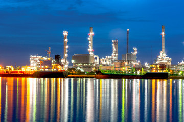 Fototapeta na wymiar Oil refinery at Bangkok Thailand