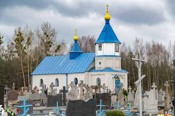 Blaue Kirche in der Nähe von Hajnówka in Polen
