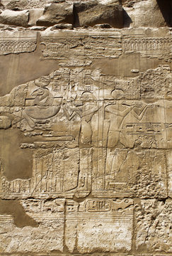 Ancient wall with egyptian hieroglyphs
