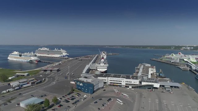 2876_The_big_and_wide_harbor_port_in_Tallin_Estonia.mp4