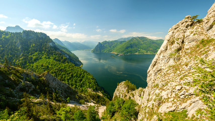 Fototapeta na wymiar Wonderful mountains scenery over Traunsee lake, Salzkammergut, Austria