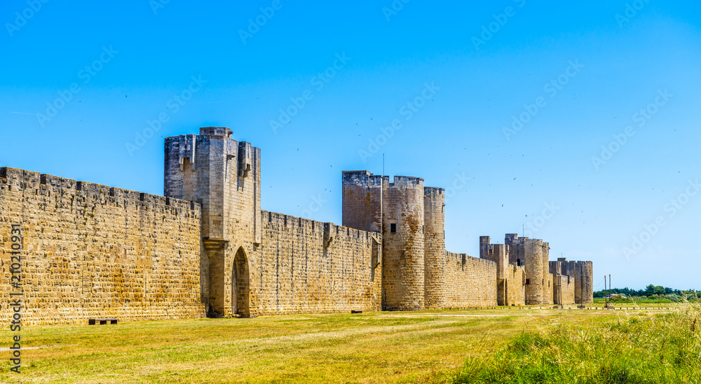 1000_F_210210931_OEWOiLniAaFklqAh9d4gMsZTIeRrhrev.jpg