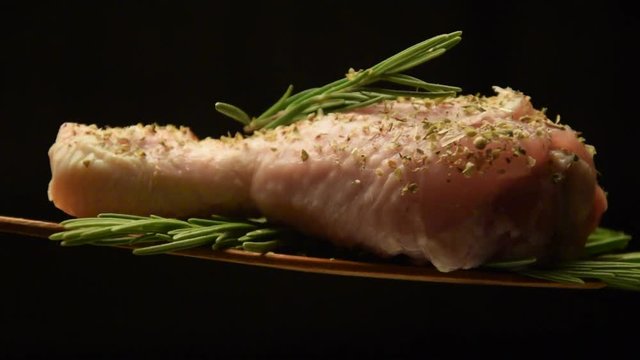 Pollo H&auml;hnchen Piletina Chicken Csirke Kana video Poulet Kylling курица Kurczak