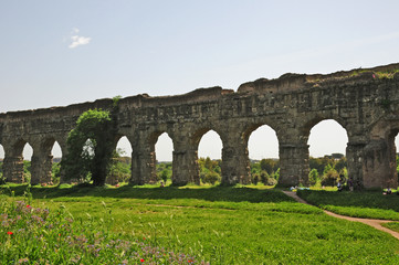 Roma, le rovine nel parco degli Acquedotti