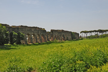 Roma, le rovine nel parco degli Acquedotti