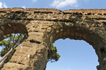 Roma, le rovine nel parco degli Acquedotti