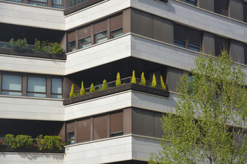 edificio con terrazas