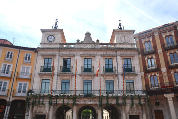 fachadas de edificios en la plaza mayor de Burgos