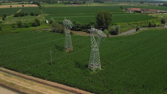 Power lines (rotation around, slow)