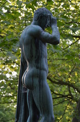 bronze sculpture man athlete body