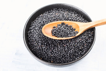 Black beluga lentil seeds