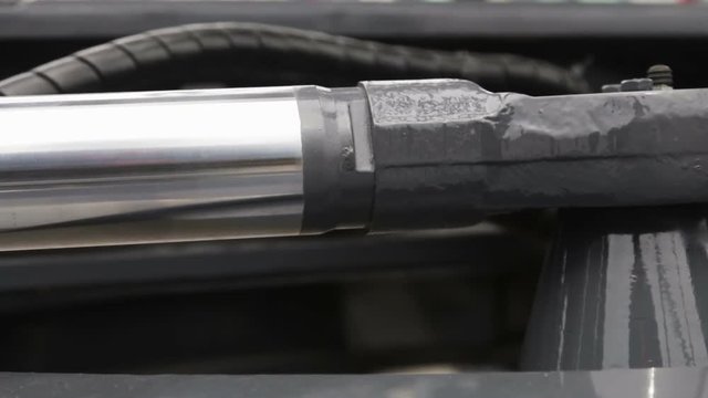 Hydraulic piston system for tractors, bulldozers, excavators. details of construction equipment