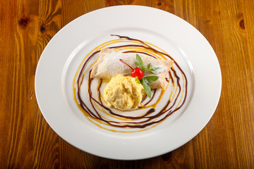Apple strudel