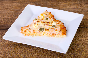 Pizza with salmon and capers