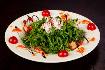 Salad with prawn and crab