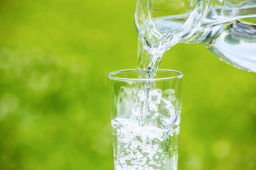 水を注ぐ