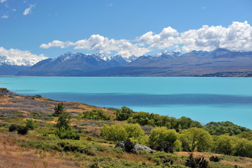 Fototapeta na wymiar New Zealand. Lake Pukaki with turquoise water