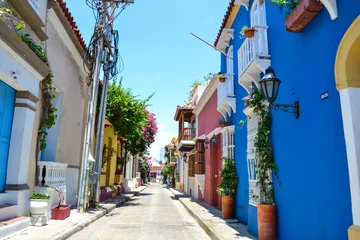 Fototapeten Street view of the colorful Cartagena in Colombia © eve orea