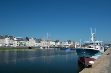 voilier en escale &agrave; cherbourg