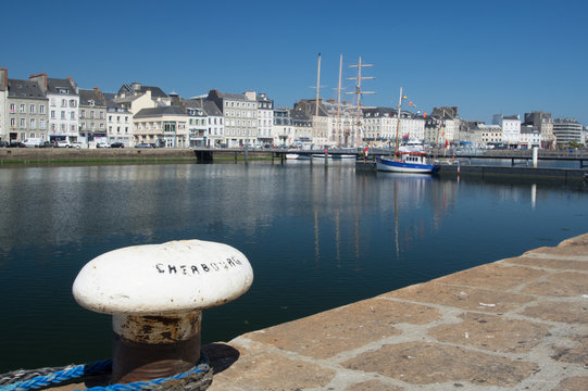 voilier en escale &agrave; cherbourg