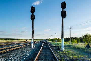 The fork on the train tracks and semaphore