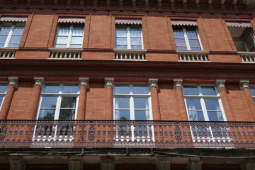 facade batiment Toulousain