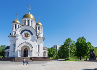 Fototapeta na wymiar St. George's Church in Samara. The picture was taken in Russia, in the city of Samara. 05/22/2018
