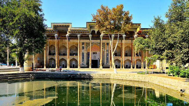  Bolo Hauz Mosque, also known as Bolo Khauz Mosque, Bukhara, Uzbekistan
